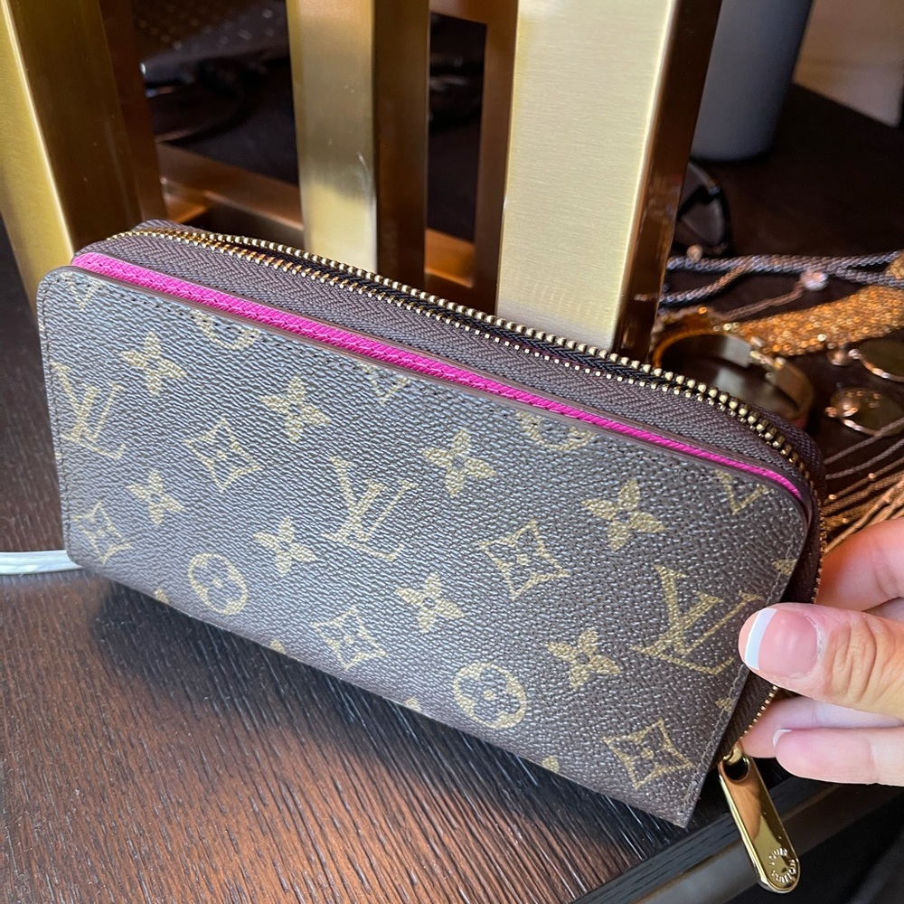 Louis Vuitton Wallet - Pink Inside